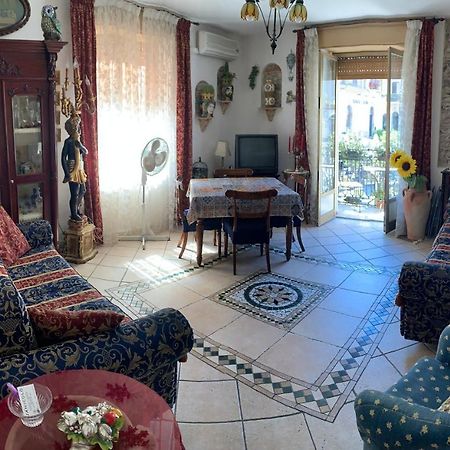 Casa Antica Savoia Lägenhet Taormina Exteriör bild