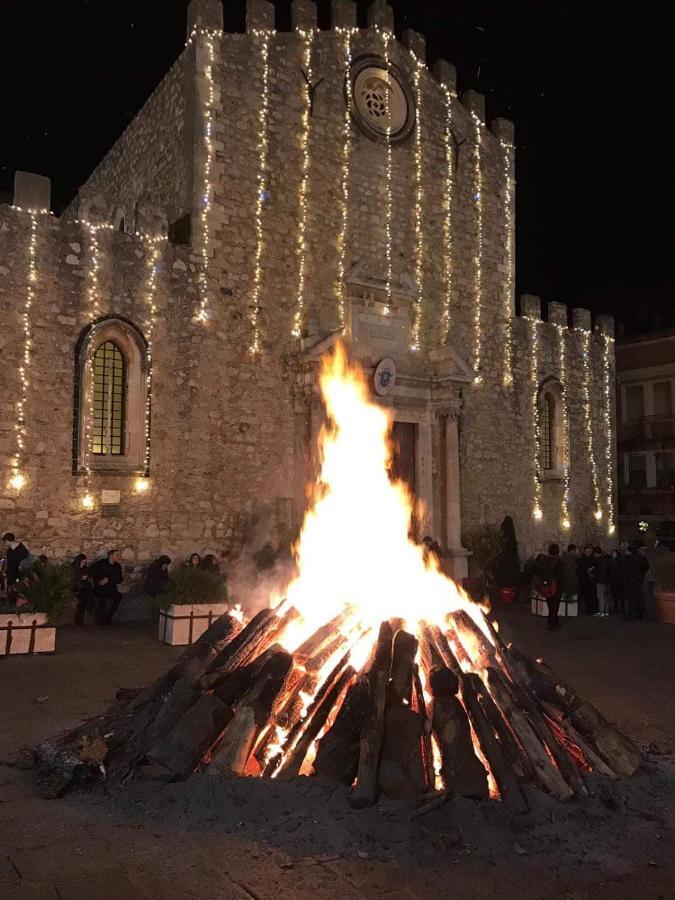 Casa Antica Savoia Lägenhet Taormina Exteriör bild